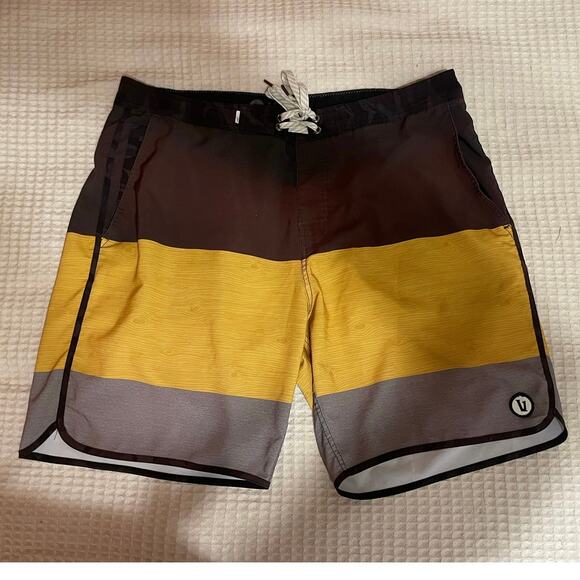 Vuori Men’s Yellow Brown & Gray Board Shorts Swim Shorts Medium - Picture 11 of 12